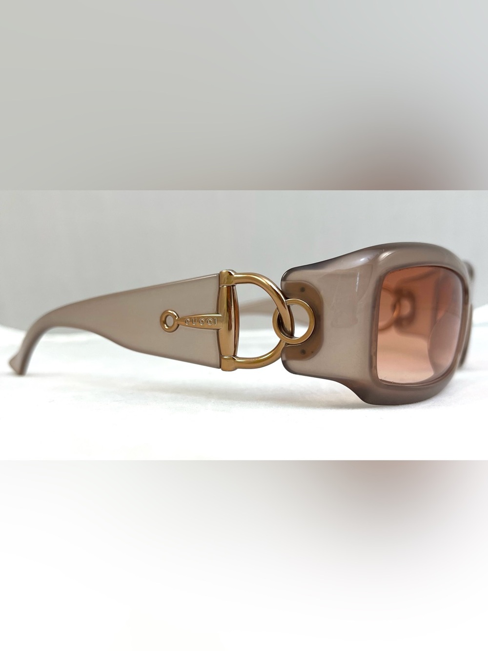 Gucci GG 2943/S Horsebit Sunglasses Brown Gradient Lens Oversized Square Taupe